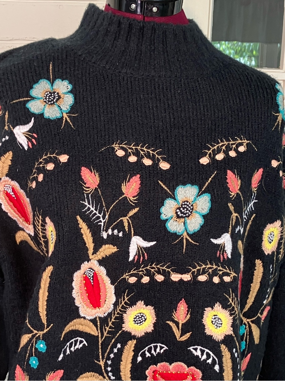 Cliche’ Embroidered Floral Sweater | Mock Neck Knit | Black | Folk Art Large